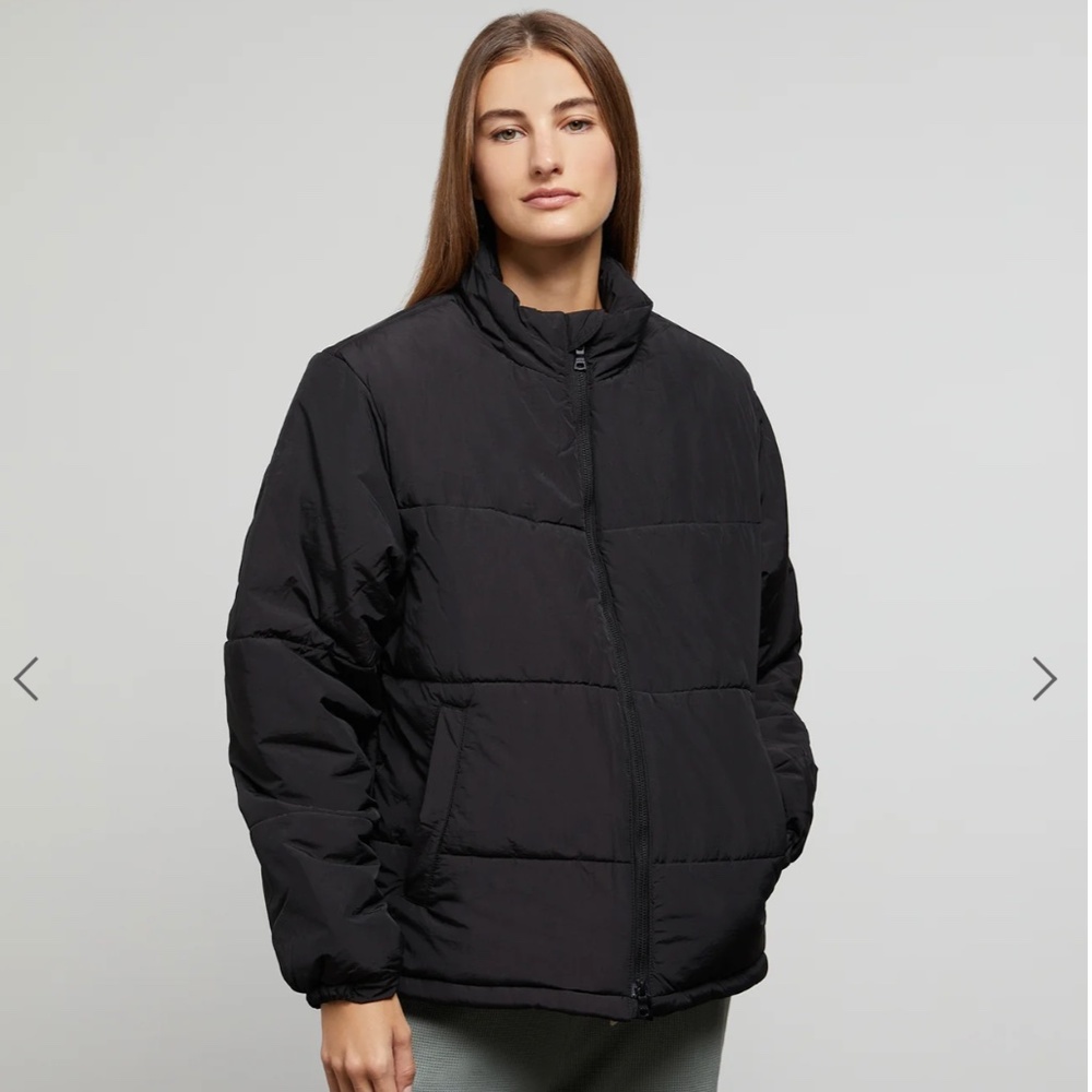 Lightweight Puffer Jacket in black